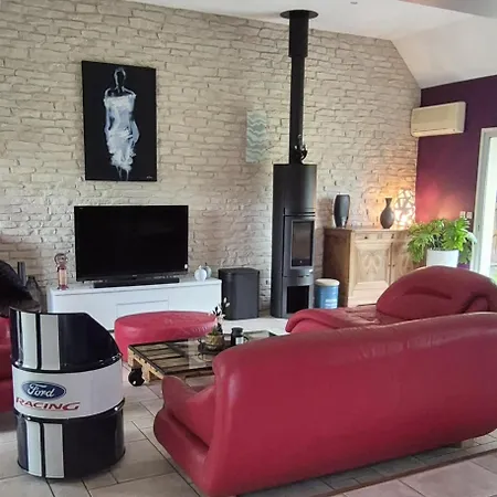 24h Du Mans Le Mans Classic Camions A 15 Minutes Du Circuit Bed & Breakfast Saint-Mars-la-Briere